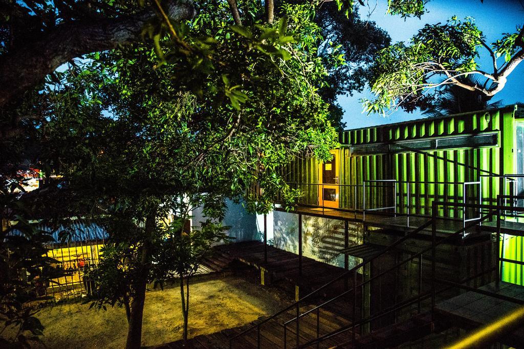 Hangover Hostels @ Colombo Intl Airport Katunayaka Dış mekan fotoğraf