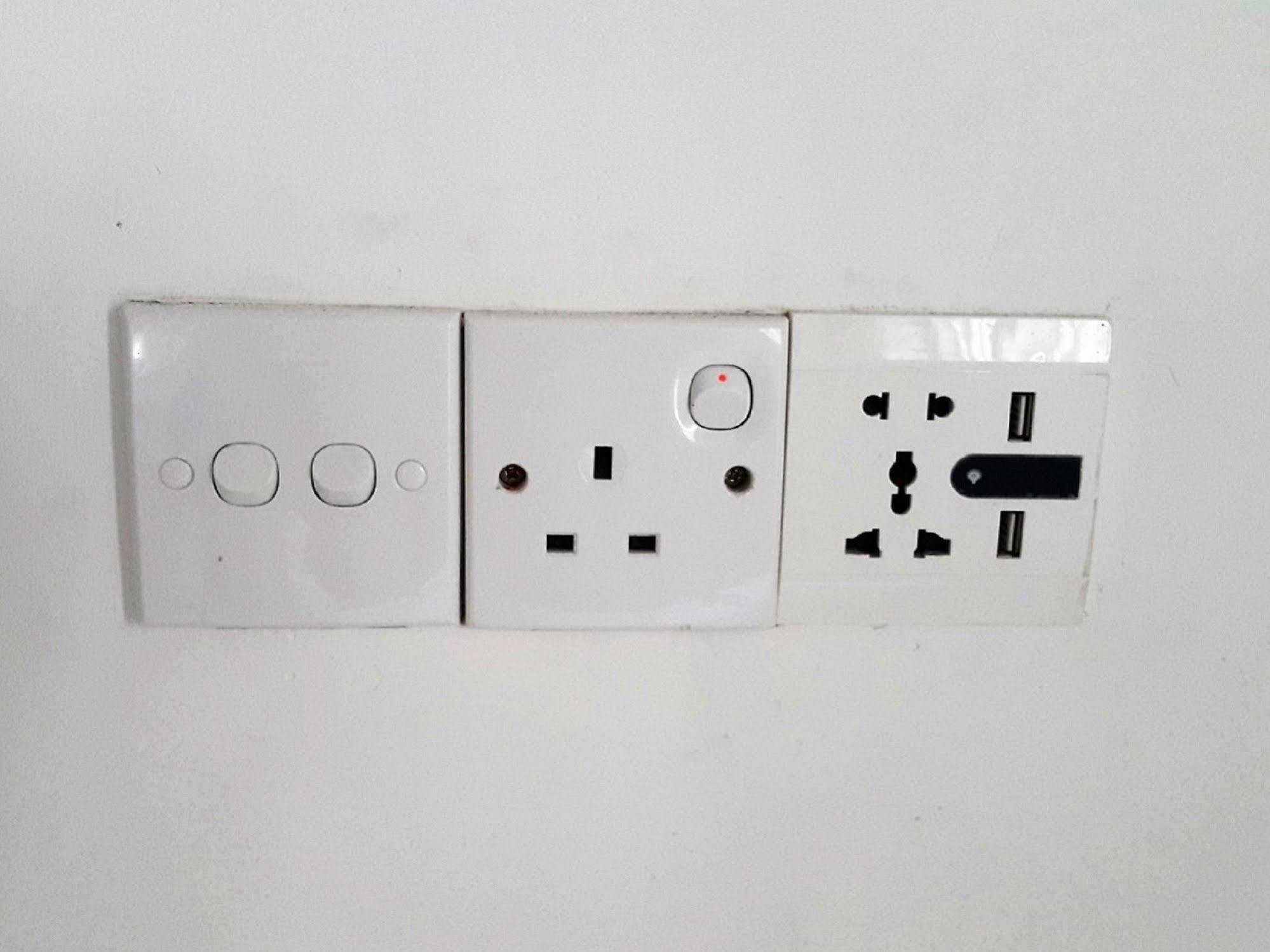 Hangover Hostels @ Colombo Intl Airport Katunayaka Dış mekan fotoğraf