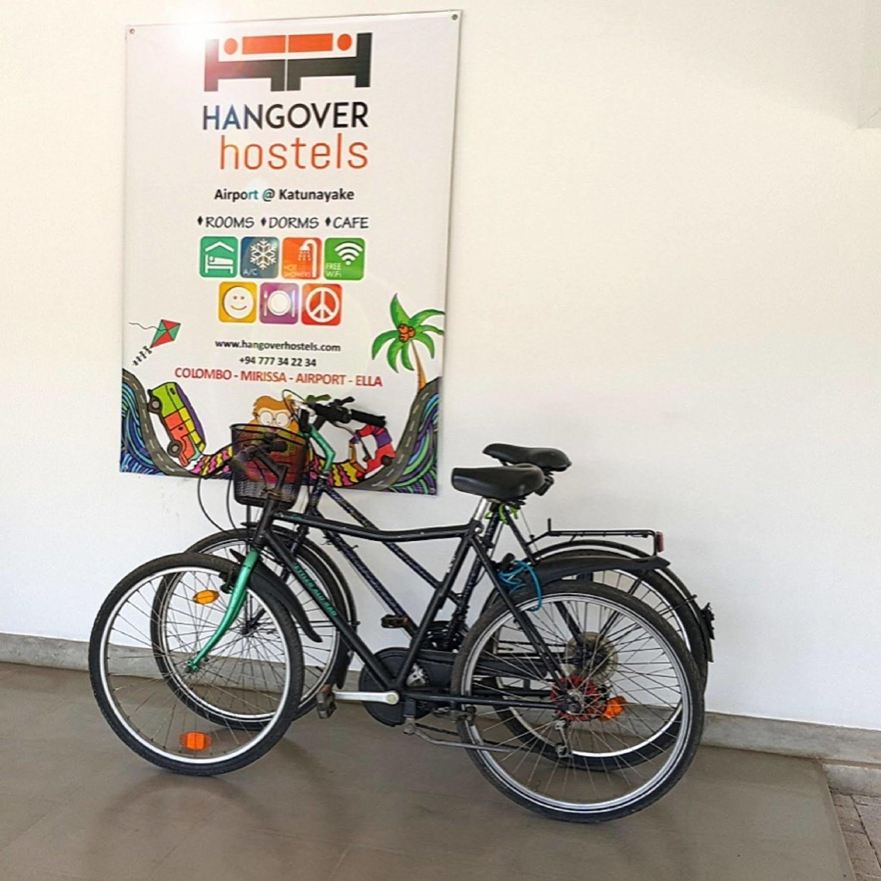 Hangover Hostels @ Colombo Intl Airport Katunayaka Dış mekan fotoğraf